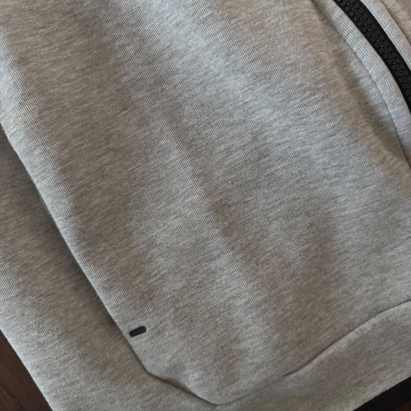 Men’s Nike tech grey jacket size small - Picture 3 of 7
